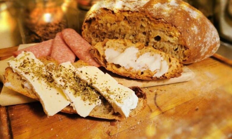 selbstgemachtes Roggenmischbrot