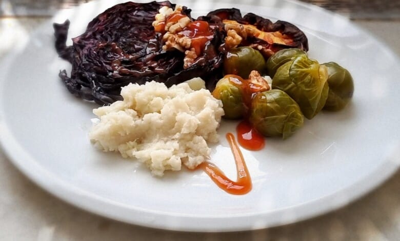 Rotkohl-Steak mit Blumenkohlpüree