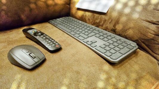 LG OLED77B4 Test - definitiv ein toller OLED TV, der groß, preiswert und gut ist..
